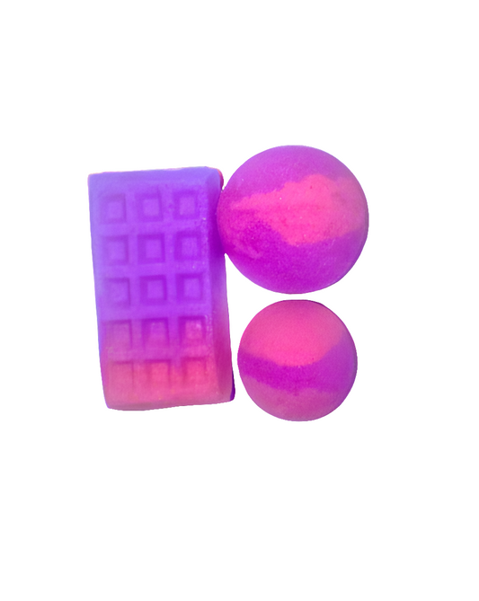 Black Raspberry and Vanilla Bath Bomb